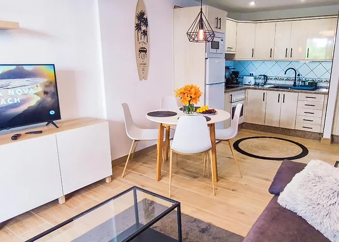 Diamantes - Relaxing Tenerife Getaway - Heated Pool - Cristianos Apartment *