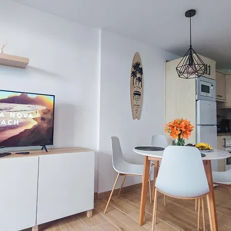 Diamantes - Relaxing Tenerife Getaway - Heated Pool - Cristianos Apartment *