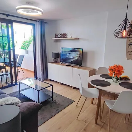 Diamantes - Relaxing Tenerife Getaway - Heated Pool - Cristianos Apartment