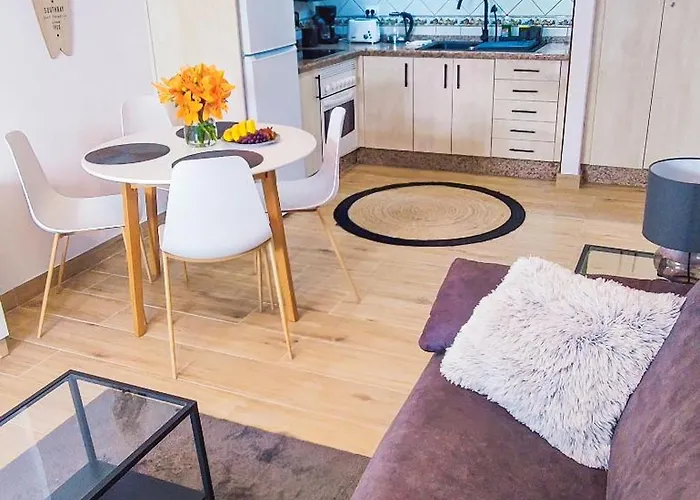 Апартаменты Diamantes - Relaxing Tenerife Getaway - Heated Pool - Cristianos *