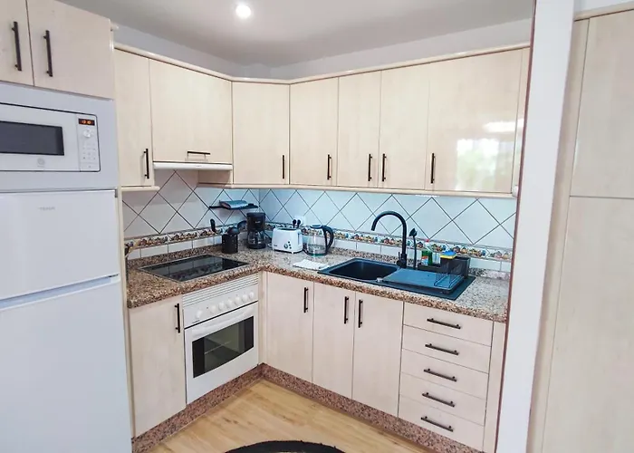 Апартаменты Diamantes - Relaxing Tenerife Getaway - Heated Pool - Cristianos *